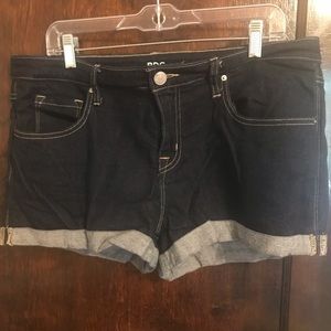BDG mid rise shortie